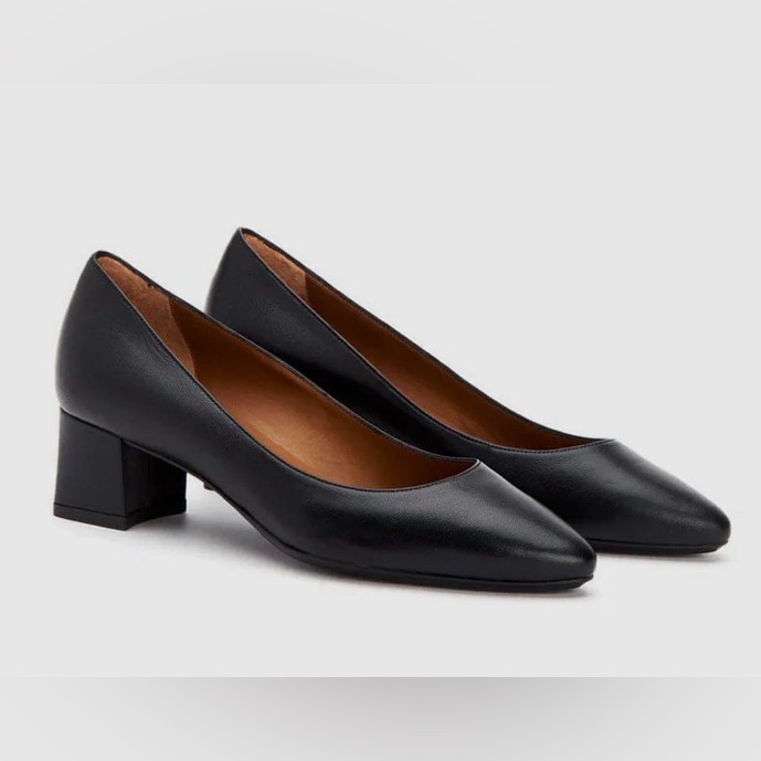 Like New Aquatalia Black Leather Pasha Pump - Size 6